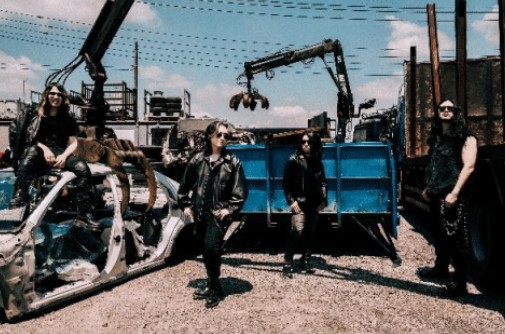 We are "MELT4" from Japan. Vocal/Guitar: Satoru Guitar: Onji Bass/Chorus: Yakky Drums: Takashi